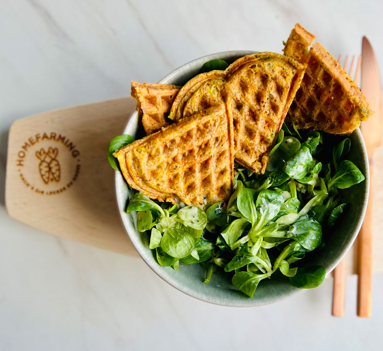Käsewaffeln mit Feldsalat | Homefarming